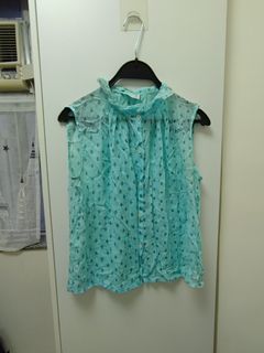 90% new Agnes B shirt 淺藍色無袖上衣64227571024129110