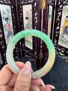 冰綠圓條翡翠手鐲64225029092609110