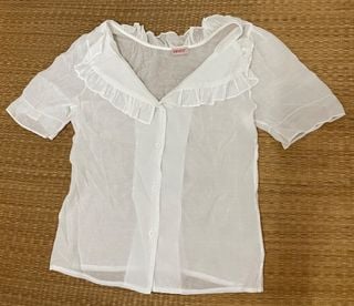 白色闊領上衣64225027779713110