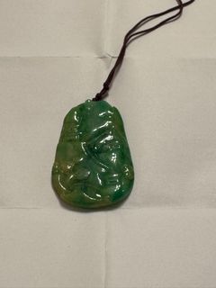 翡翠雕刻吊墜64230164254210110