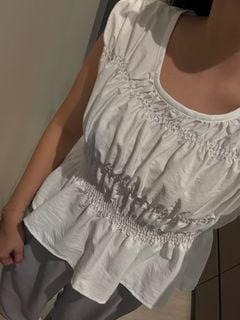 白色無袖上衣64231049038081110