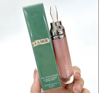 Queen's Choice đč King Lip Gloss đč LA MER The Lip Volumizer Plumping Lip Gloss (7ml) đ64227740827265110