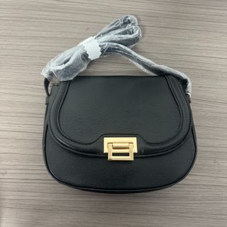 美國 Lancel Paulette 黑色皮革 斜咩袋64224419965953110