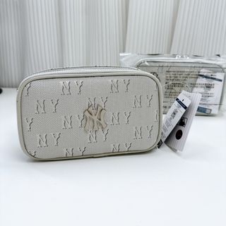 Korean Authentic MLB Counter Same Style Two-in-One Camera Bag with Mother-Child Pouch, Retro All-Over Jacquard Subtle Pattern Shoulder Bag, Vintage MLB NY Crossbody Bag Shoulder Bag / Tote Bag / Boston Bag / Mini Bag / Clutch Bag / Crossbody Bag64221140313473110