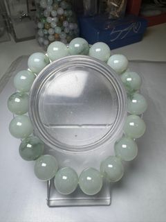 Myanmarđ˛đ˛ Jadeite A Jade, Flower-Embedded Bracelet64224723068163110
