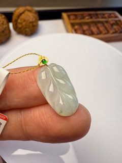 Myanmar A-grade Jadeite Leaf, Nuo Bing Type, 18K Gold Clasp - Hong Kong Store Wholesale, Guaranteed Authentic A-Grade64226227687554110