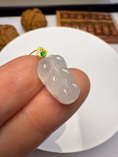 Burma A-grade Jadeite Leaf, Nuo Bing Type, 18K Gold Clasp - Wholesale from Hong Kong Store, Guaranteed Authentic A-Grade64226447700483110