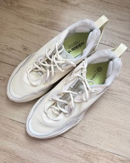 Adidas Ozweego 米白色運動鞋 Size UK11 / US11.564224864891905110
