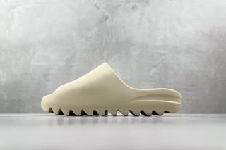 開心版Adidas Yeezy Slide 拖鞋64223367334019110