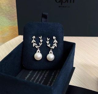 💎誠信賣家💎APM Monaco 花瓣珍珠銀耳環女時尚氣質設計耳飾64231700057859110