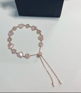 💎誠信賣家💎apm monaco VALENTINE 系列粉母貝心相連可調節滿鑽鋯石優雅精緻禮盒裝朋友合金手鍊女款64229340303362110
