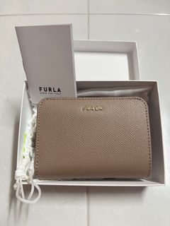 (Category: ) located in . Submitted by loveshoppinggal (Listing ID 1399411877, Image 1). Description: .