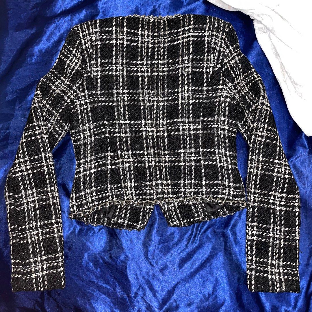 AYK Tweed Blazer / Coat (Category: Coats, Jackets and Outerwear) located in Paranaque City. Submitted by eiiaaa (Listing ID 1399447702, Image 3). Description: Tweed blazer with chain design. Makapal, no flaws. Shoulder length is 14inches.