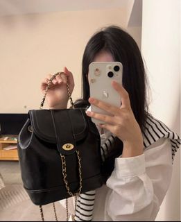 (Category: ) located in . Submitted by nnnprelovedclothes (Listing ID 1399385196, Image 1). Description: .