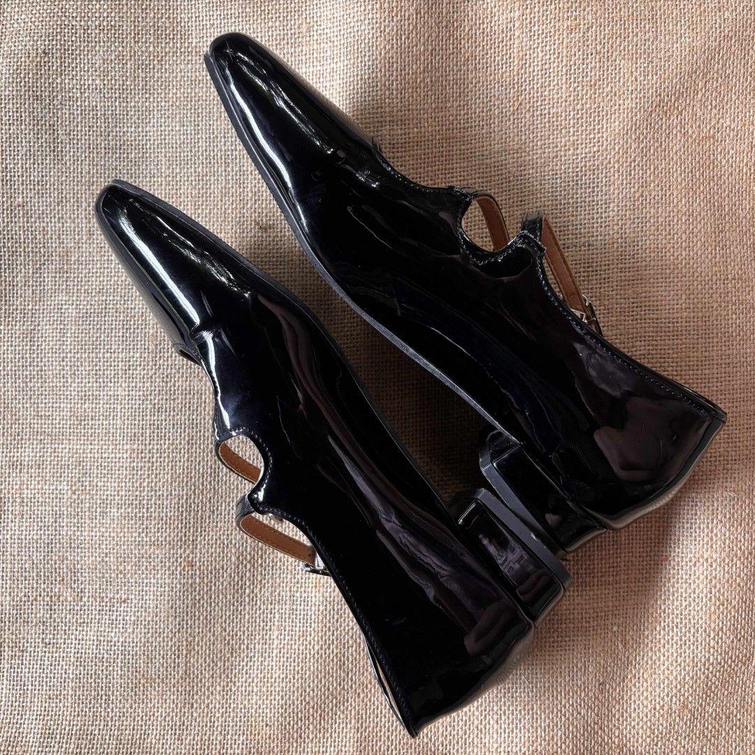 Black Patent Leather Mary Jane Flats (Category: Flats & Sandals) located in Mabalacat. Submitted by knh.aurelio (Listing ID 1399359480, Image 2). Description: ❗₱50 SF FOR LUZON AREA❗ - Size 35 - bought for 600+ in orange app - hook&buckle type - minimal to no scuffing/scratches RFS: decluttering.