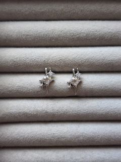 ✨bling bling️✨️
Clear Quartz
S925 Silver Pin
Earrings64222605120003110
