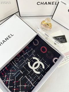 CHANEL 香奈兒字母印花標誌絲巾女款黑色64224723377793110