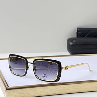 Chanel 黑色金邊太陽眼鏡64227223580801110
