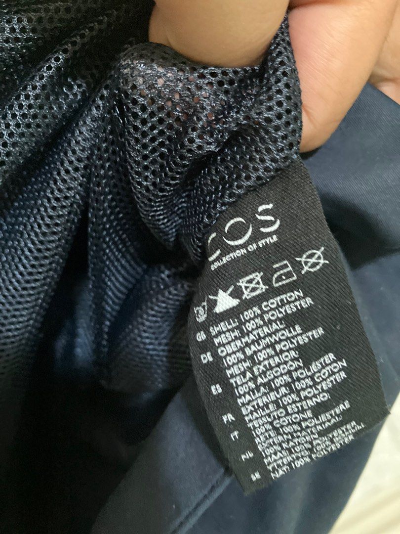 COS Trench coat (Category: Coats, Jackets and Outerwear) located in Makati City. Submitted by rubyaltiche (Listing ID 1399305585, Image 3). Description: COS Trench coat Navy blue Size 36 on tag In good condition.