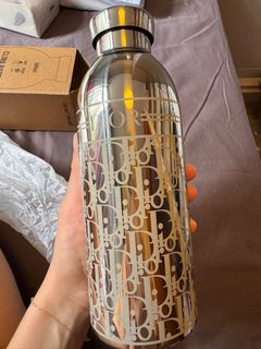 （分類：）位於 。 由 zoeee_ 提交（商品編號 1399297539，圖片 1）。簡介： 。