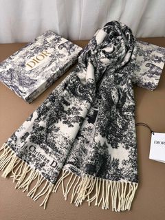 dior【原始森林生態圖】高級羊絨圍巾 可正式 可生活 適合多場合64228596453889110