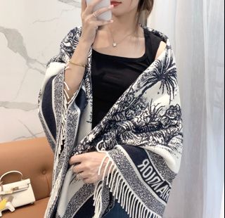 💎品質保障💎DIOR 迪奧 CD 提花 logo 印花大方巾圍巾披肩毛毯三用 尺寸：140*140CM ，64224129251713110