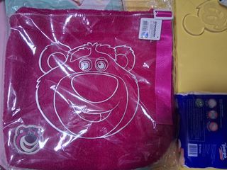 全新disney勞蘇lotso 超大毛毛斜孭袋64230163760769110