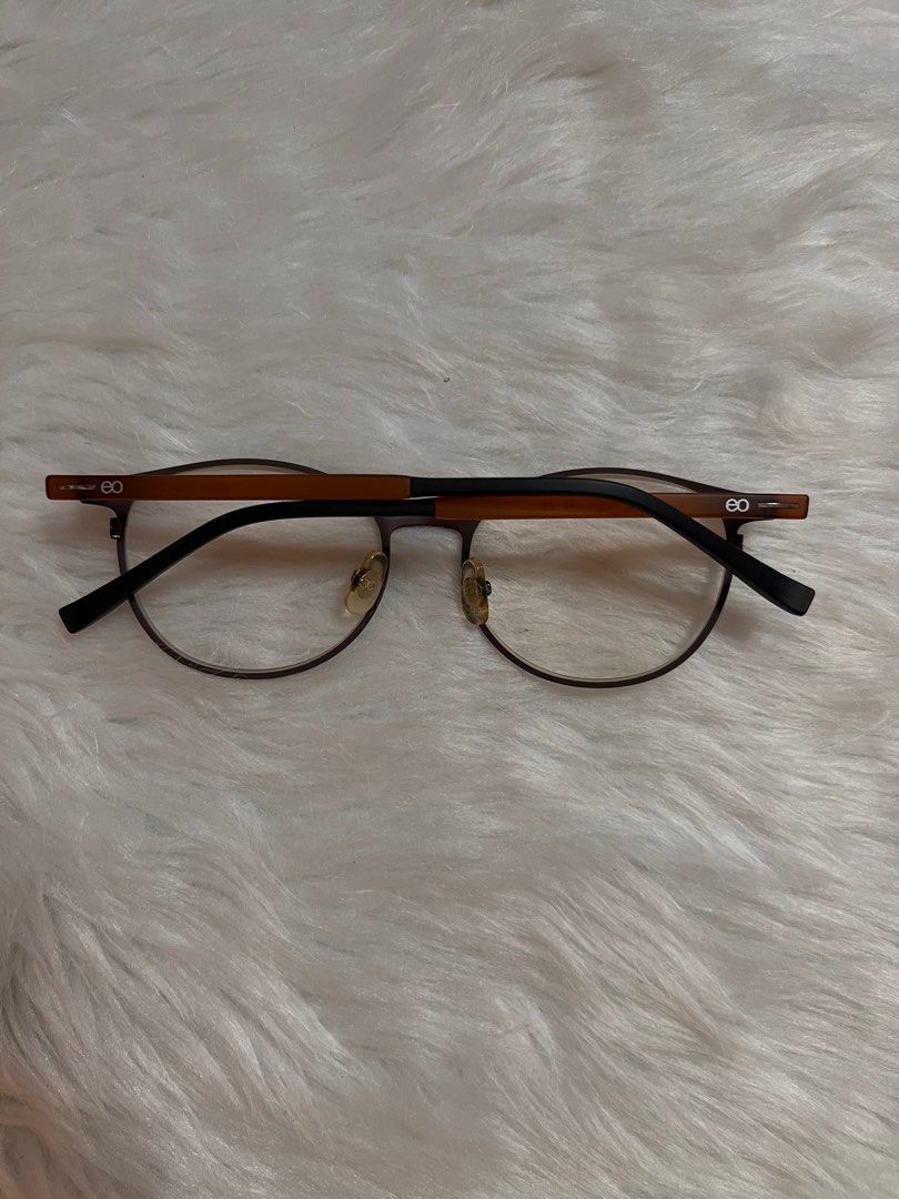 Eyeglasses - Brown and Black Frame (Category: Sunglasses & Eyewear) located in Lubao. Submitted by mioreecollection (Listing ID 1399389518, Image 2). Description: Bought sa Executive Optical at sm pampanga | diko masyado nagamit kasi diko talaga bet mag glasses.