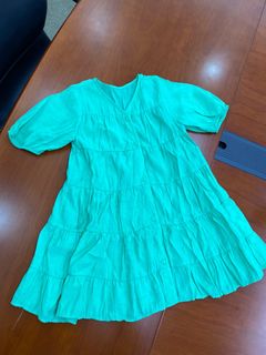 綠色分層兒童連衣裙64228595292801110