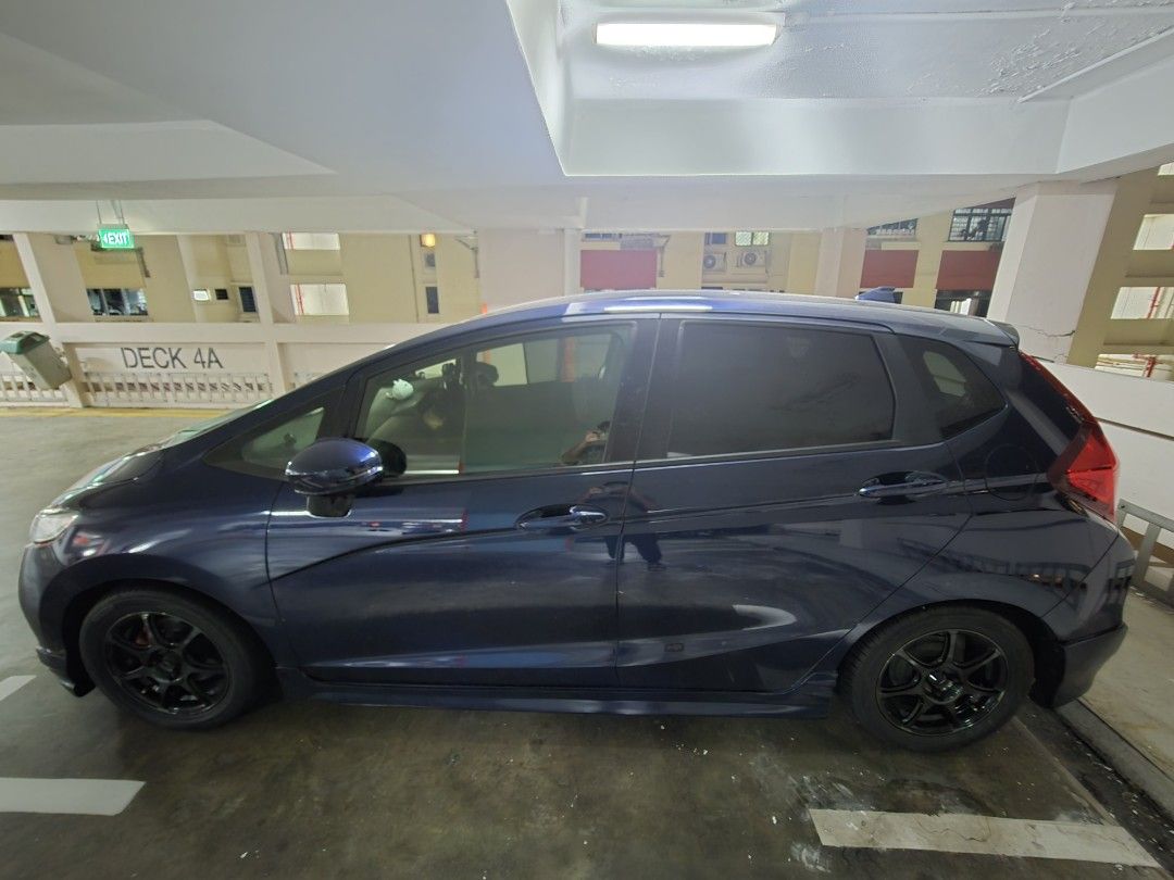 Honda Fit 1.3 G F-Package [2017 FL] (A) (Category: Used Cars) located in Singapore. Submitted by premiumwaferstick (Listing ID 1399353236, Image 3). Description: 1. Carbon fiber steering wheel 2. 360 camera view for parking 3. Regular Servicing and cleaning 4. Best car for point to point + Fuel efficient .