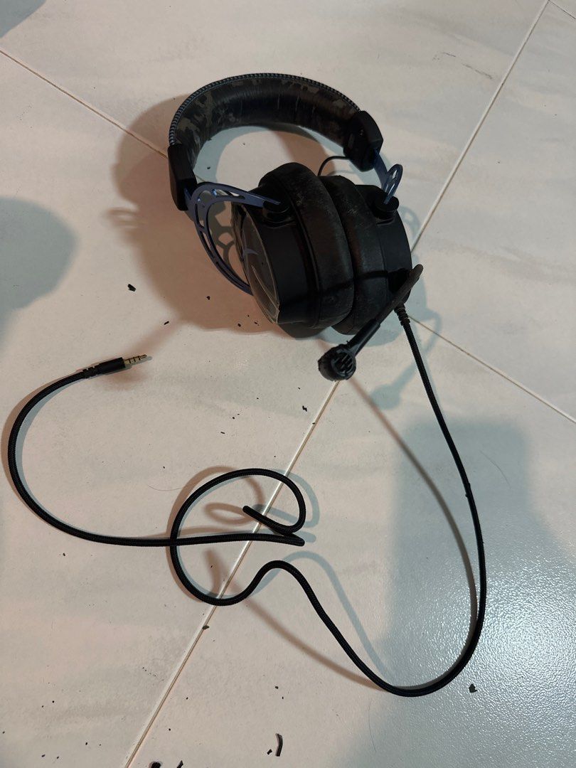 HyperX Cloud Alpha S Headset (Category: Headphones & Headsets) located in Singapore. Submitted by deyhhhy (Listing ID 1399371664, Image 2). Description: - HyperX Cloud II gaming headset. - Includes detachable microphone. - Includes USB sound card. -Leather earcups and headrest and peeled and broken, can be easily replaced -Detachable mic .