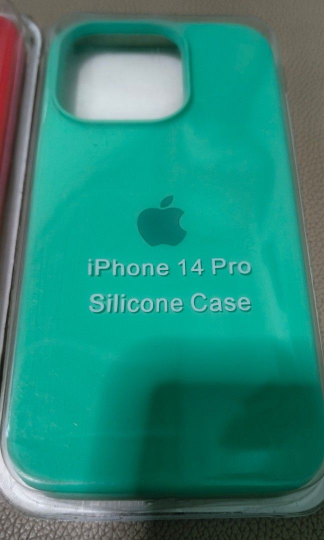 iPhone 14 pro case set of 3pcs (Category: Cases & Sleeves) located in Las Pinas. Submitted by edsniw (Listing ID 1399421633, Image 2). Description: For Sale as set Orig iphone 14 pro case/ casing 3 sets of silicone (orig, not ordinary silicone) brand new / sealed no issue Meet up Sm Sucat Parañaque Bamboo Organ church Las Piñas Shipp ✓ Lalamove ✓ shipp fee at your cost.