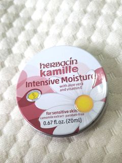 kamille sensitive skin  intensive moisture with alone vera with vitamin E 德國 洋甘菊深層滋潤乳霜 20ml64225407975811110