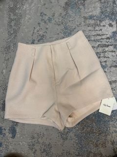 (全新未剪牌）Lily Brown 米色高腰短褲 （秋冬款式）64221545919233110