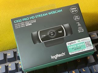 Logitech C922 Pro Stream HD Webcam - Perfect for Work From Home & Family Connections (Essential for working from home and video conferencing)64225599736195110