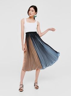 (Category: ) located in . Submitted by jxnncloset (Listing ID 1399324221, Image 1). Description: .
