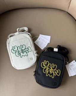 Lululemon Easy Access Shoulder Bags  72364232525561987110