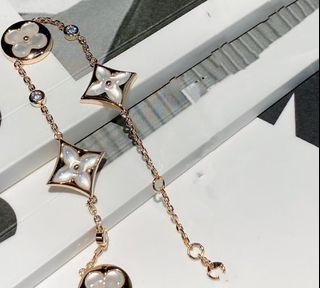 🌟品質保障🌟LV 時尚四花手鍊64221546706179110