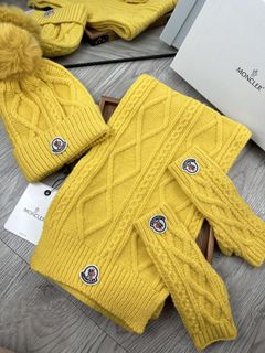 MONCLER 福利好物【圍巾帽子帶毛球手套 】三件套套裝簡單大氣是這款_KbS1g64228976705409110