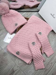 MONCLER Welfare Goodies [Scarf Hat with Pompom Gloves] Three-piece Set Simple and Elegant This One_yWh6w64229341137922110