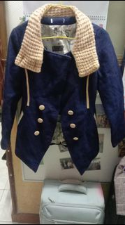 深藍色外套配鉤針織領64223014812546110