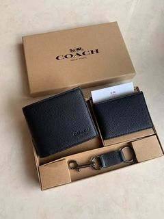 New!勁抵超靚Coach男裝短款Wallet摺疊銀包Set裝，有齊銀包，卡套，鎖匙扣，全部配埋個盒成Set，送人自用都勁適合。四個花色，中意嘅歡迎Pm，thx64228428318595110