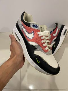 (Category: ) located in . Submitted by ad_sneakersplug (Listing ID 1399316941, Image 1). Description: .