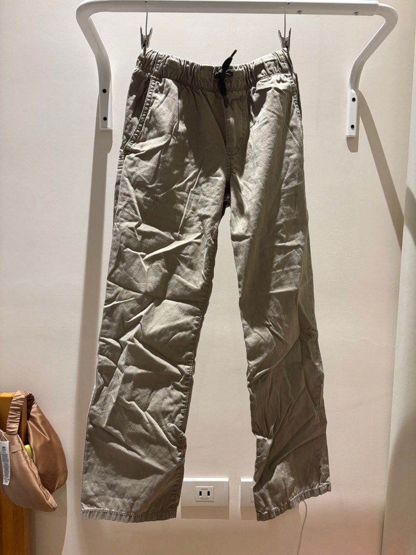 Old Navy Khaki Pants Kids (Category: Other Bottoms) located in Quezon City. Submitted by moomoothings (Listing ID 1399355335, Image 2). Description: - Old Navy khaki pants - Elastic waistband with drawstring - Two front pockets.