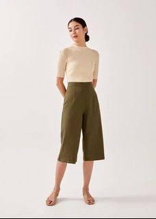 (Category: ) located in . Submitted by _petitewardrobe (Listing ID 1399361444, Image 1). Description: .