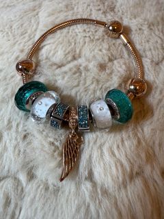 Pandora 玫瑰金手鏈配吊飾64230840573569110