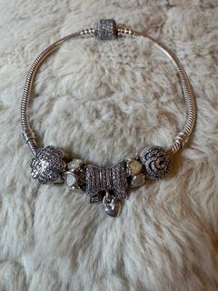 Pandora 銀手鏈飾品64230840554626110