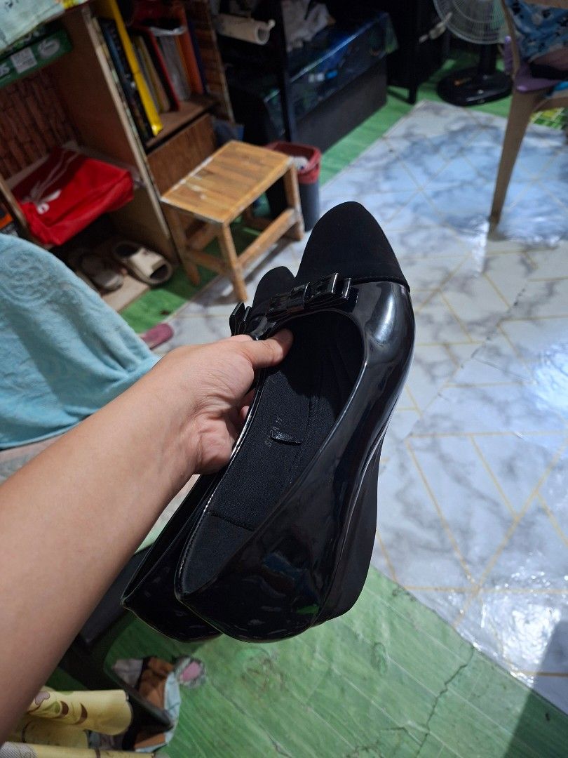 Parisian - Siara (Black shoes for school) (Category: Heels) located in Valenzuela. Submitted by thenastuff (Listing ID 1399443335, Image 2). Description: Parisian Plus Women's Shoes - Black shoes for school Size: USA - 11 | EUR - 41 RFS: Dropped out of school na, only used for 1 semester w/ 3 days per week class lang. Original Price: Php 999 Buyer will shoulder the sf..