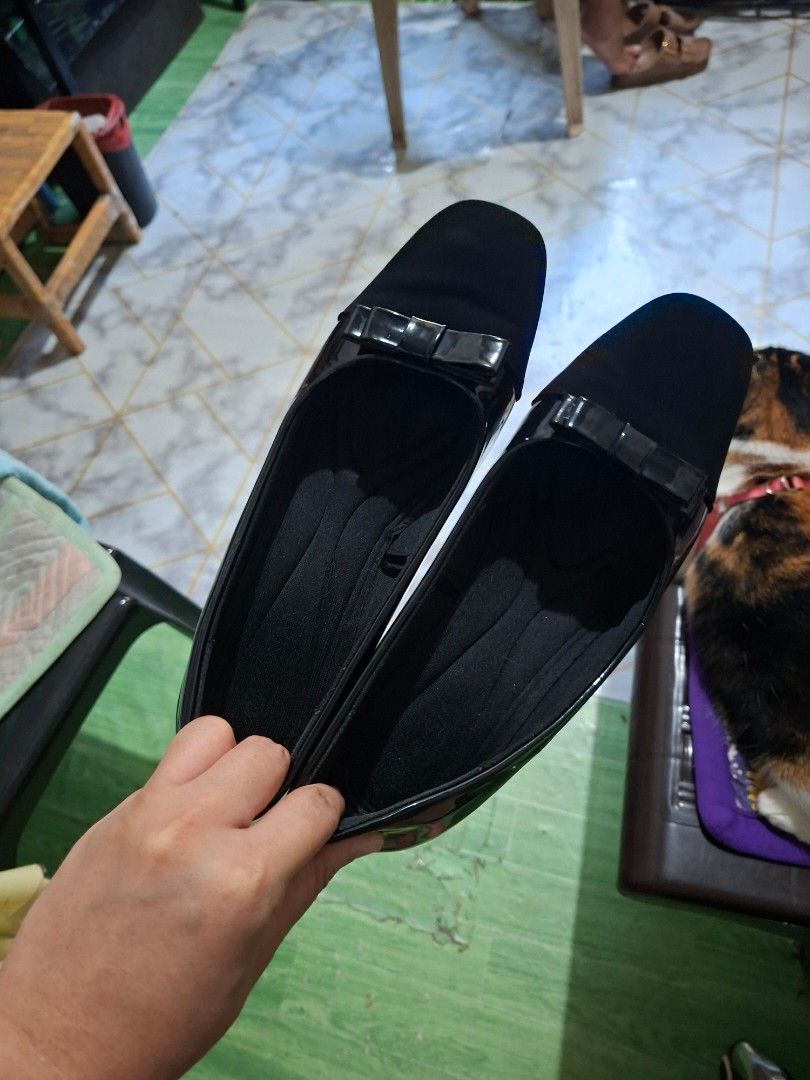 Parisian - Siara (Black shoes for school) (Category: Heels) located in Valenzuela. Submitted by thenastuff (Listing ID 1399443335, Image 1). Description: Parisian Plus Women's Shoes - Black shoes for school Size: USA - 11 | EUR - 41 RFS: Dropped out of school na, only used for 1 semester w/ 3 days per week class lang. Original Price: Php 999 Buyer will shoulder the sf..