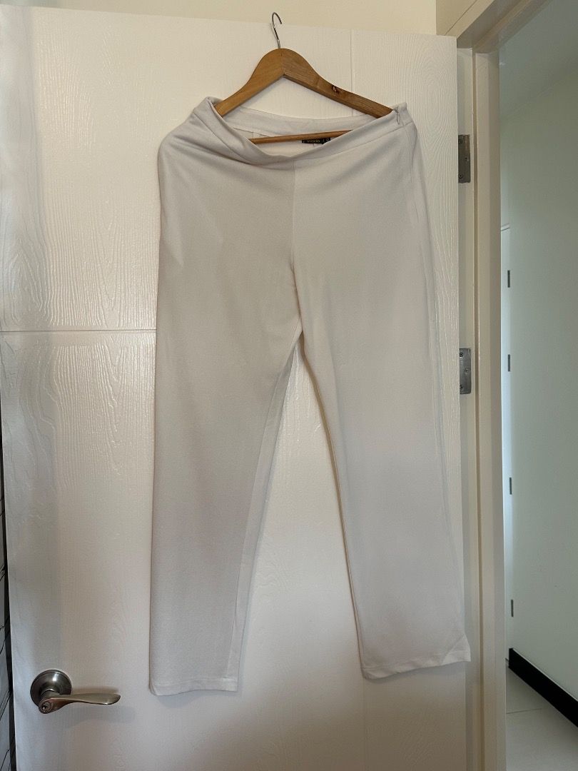Plain White Pants (Category: Other Bottoms) located in Mandaluyong City. Submitted by mindfully_decluttering (Listing ID 1399280560, Image 1). Description: Used once only for wedding. Fits L-XXL.
